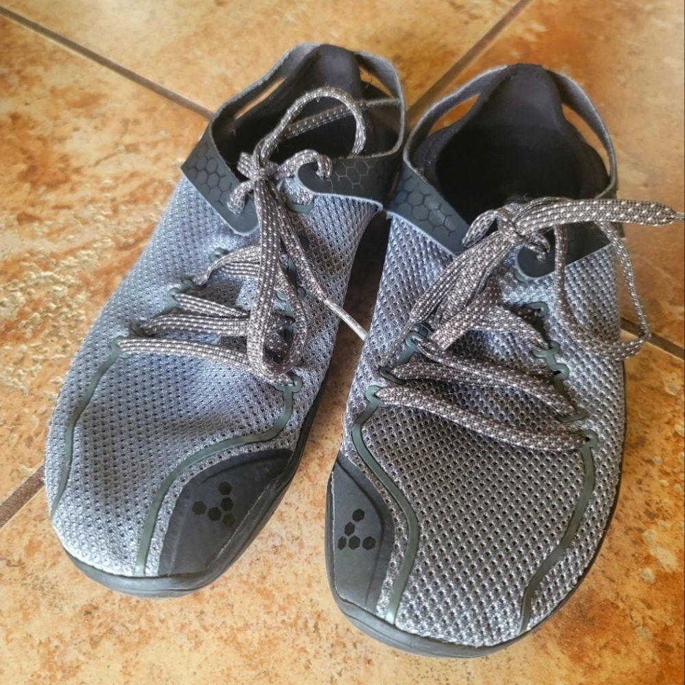 Vivobarefoot Wing 38L